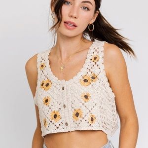 Ooh la luxe crochet daisy crop top